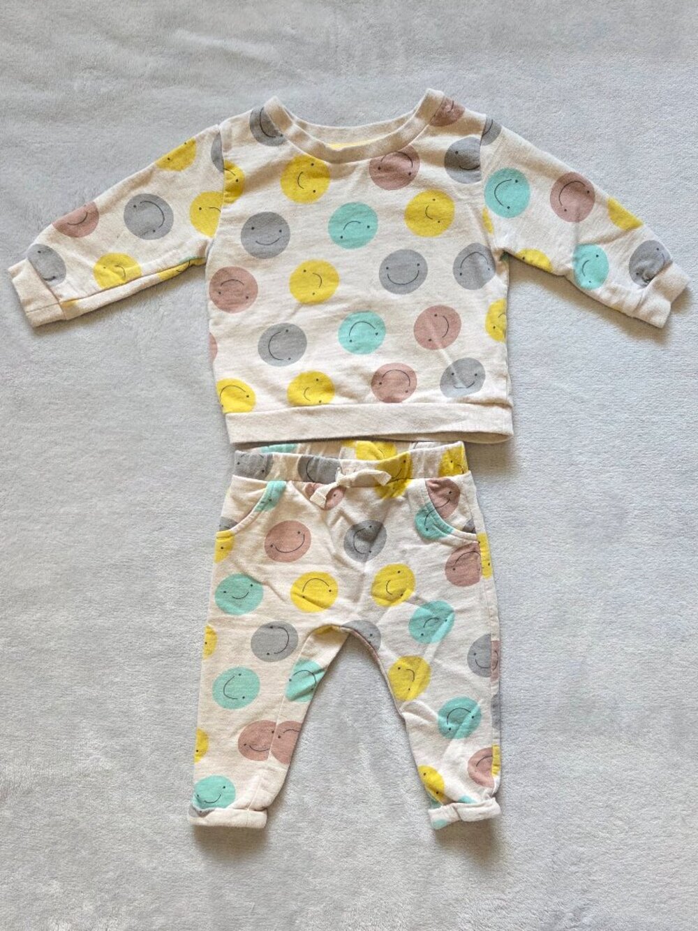 Baby Boy Smiley Dace Sweat Suit, size 6-12 months